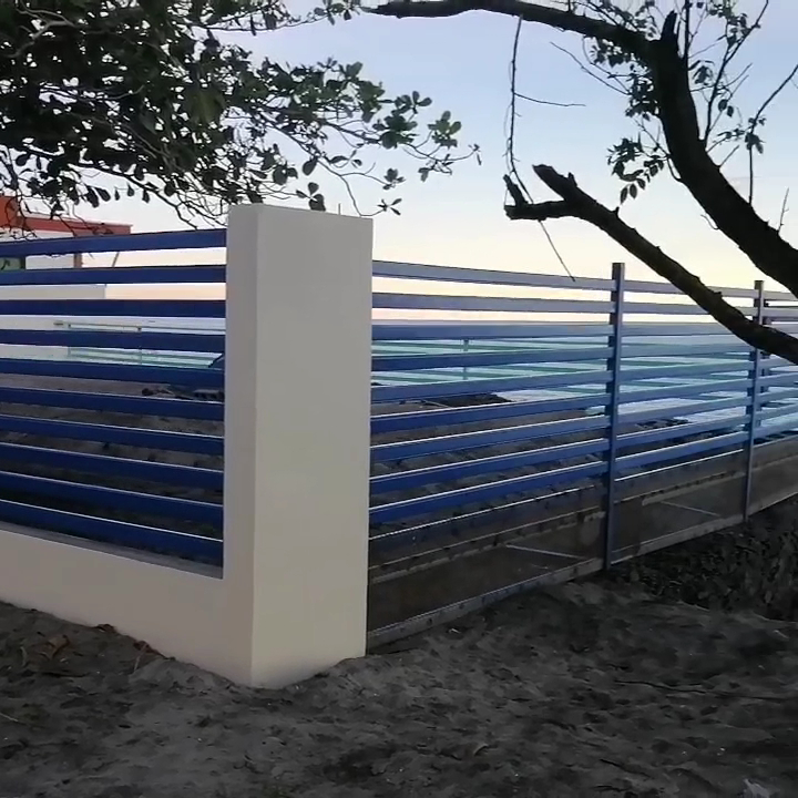 Cerca metálica frente al mar - L&F Remodelaciones